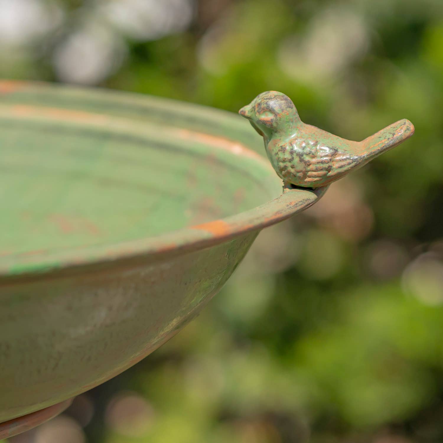Pedestal Birdbath with Little Bird Detail