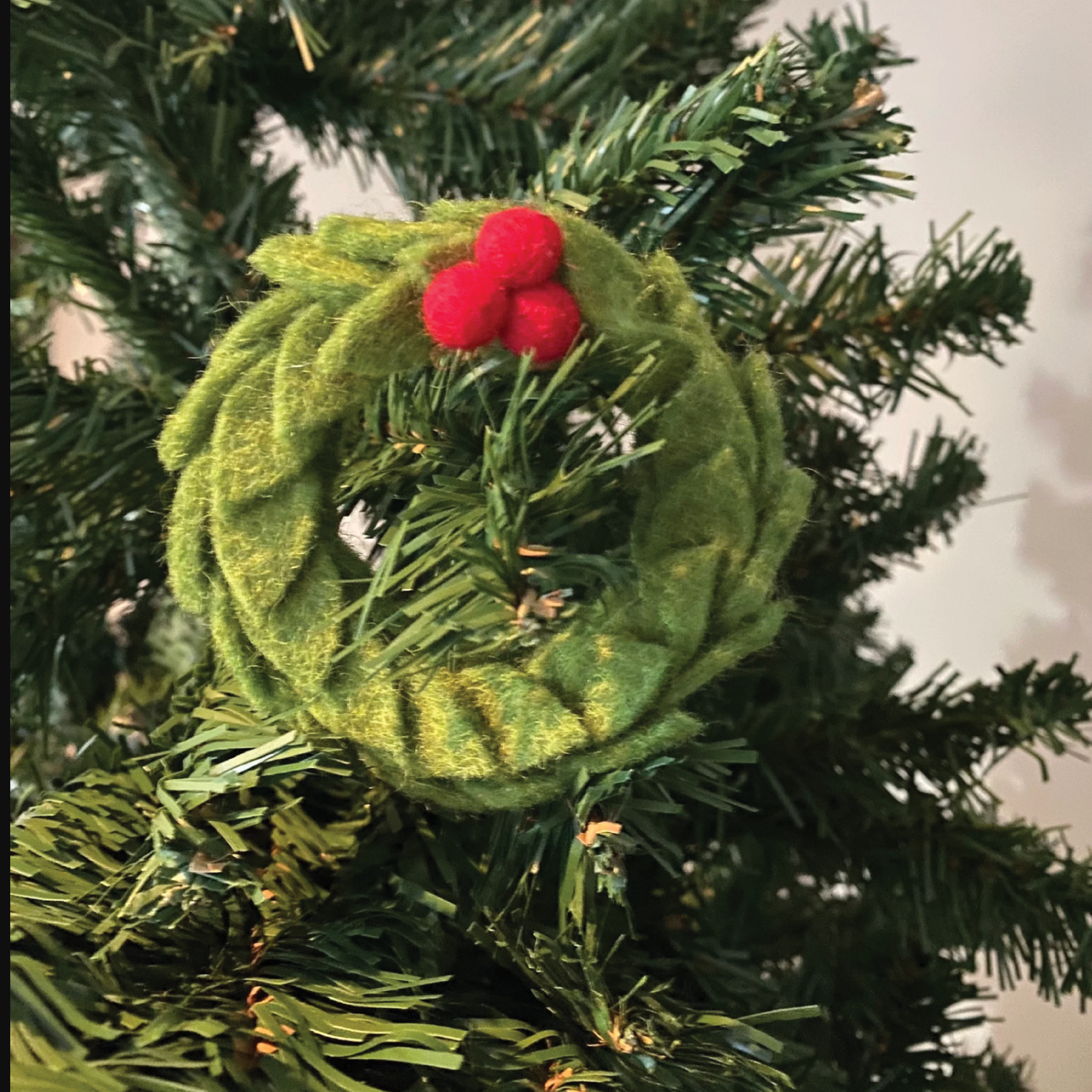 Felt Wreath With Berries | 1 Wreath